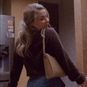 Meet your Posher, Ainsley